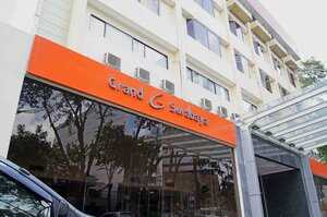 Гостиница Hotel Grand Surabaya