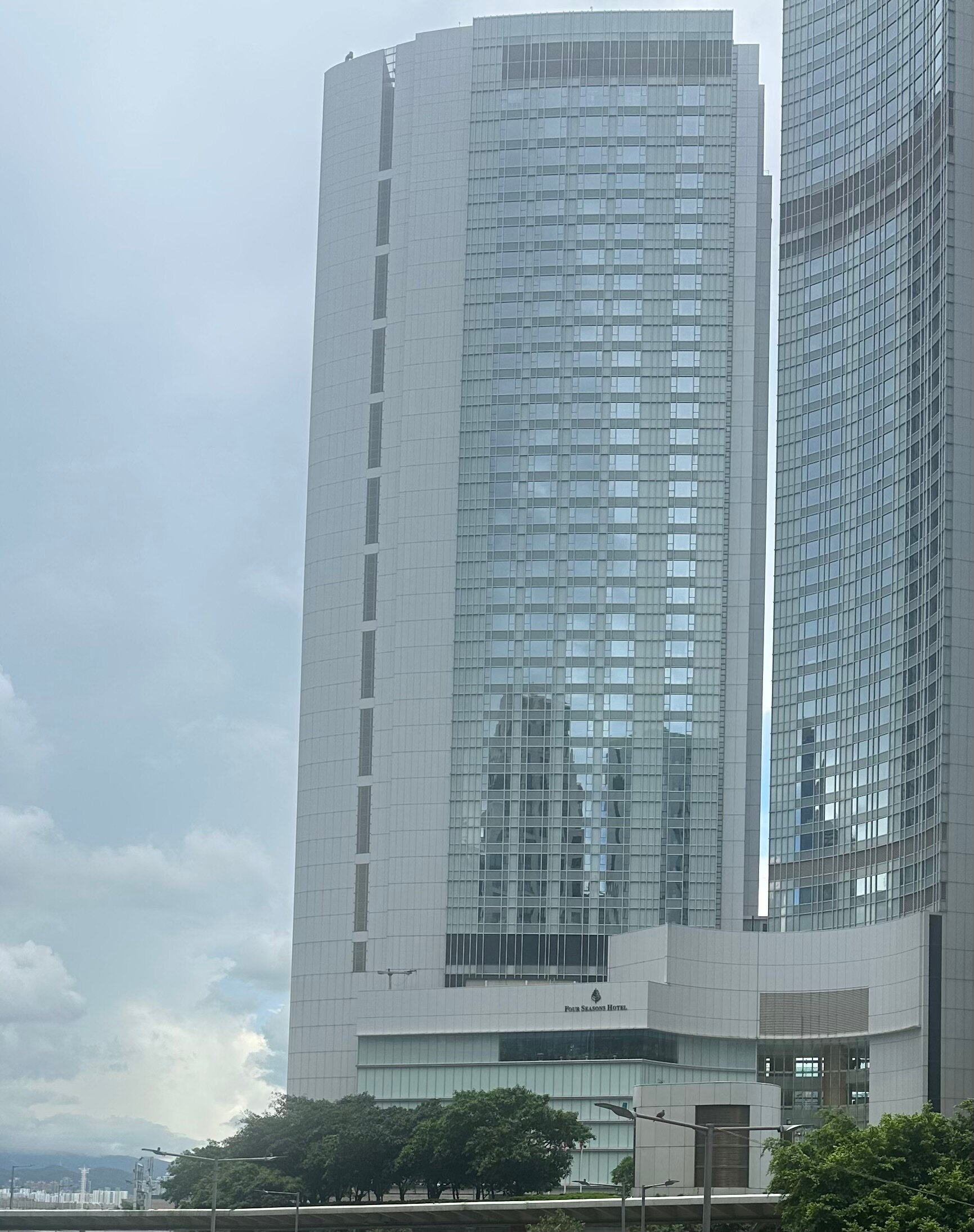 Фото Four Seasons Hotel Hong Kong