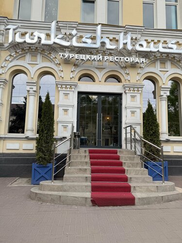 Ростовтағы Красноармейская көшесінде жезөкшелер тұр.