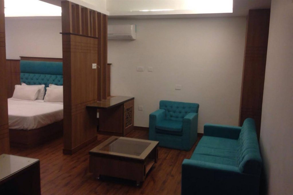 Фото Hotel Classic Residency