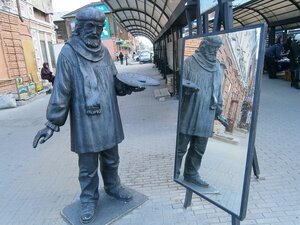 Художник у зеркального мольберта (Kirov street, 145), escultura de genero
