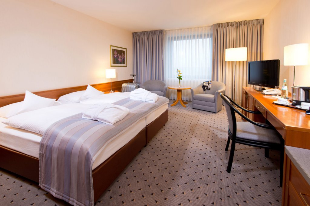Фото Maritim Airport Hotel Hannover