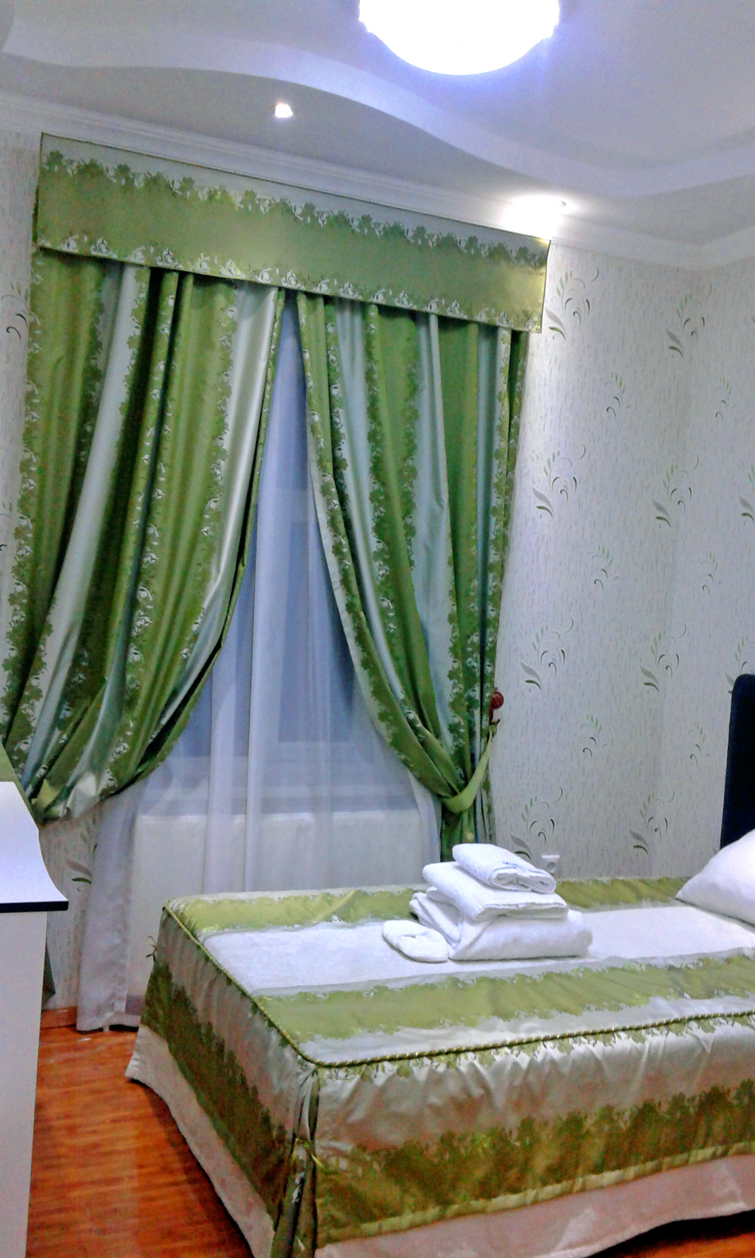 Фото отеля 2