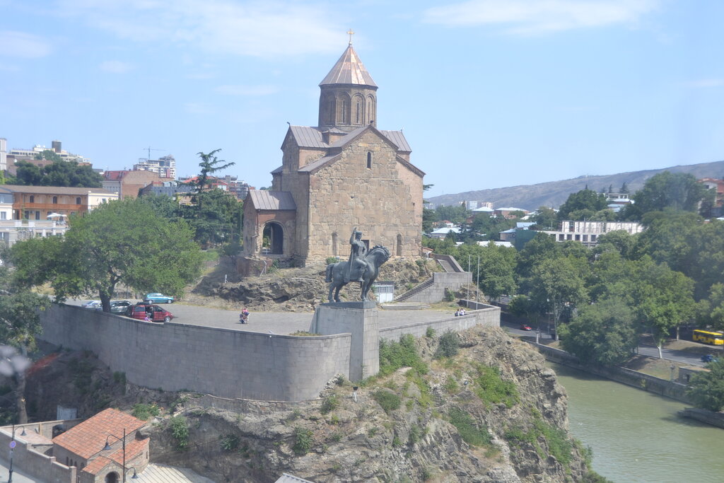 Памятник, мемориал В. Горгасали, Тбилиси, фото