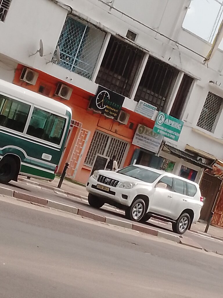 Bar, pub L'instant Restaurant Bar Lounge, Brazzaville, photo