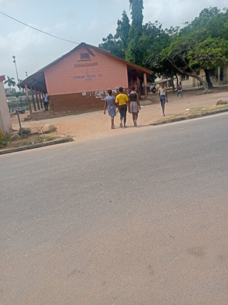 School Apenkwa Presby Junion High School, Accra, photo