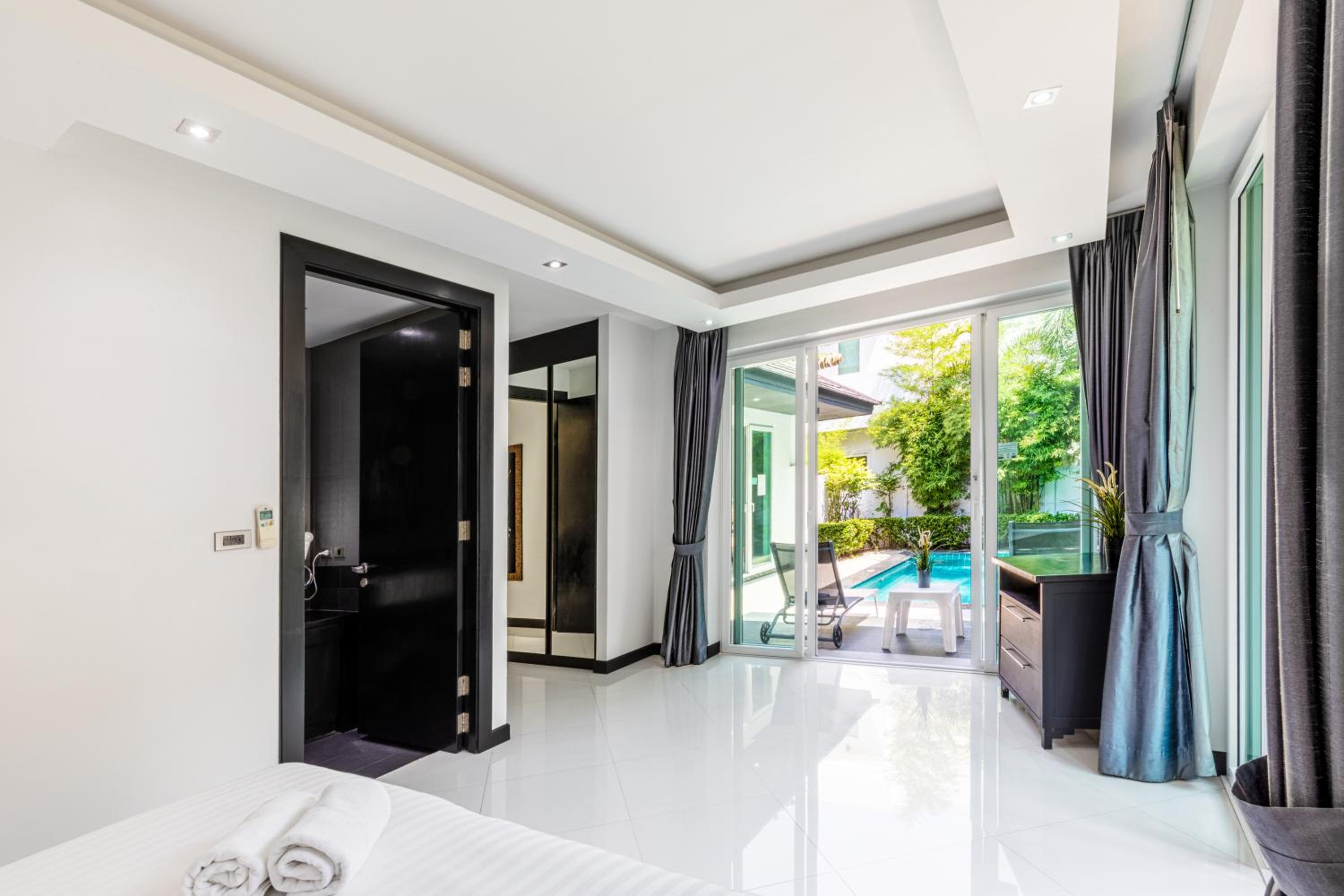 Фото Colibri Pool Villa Pattaya