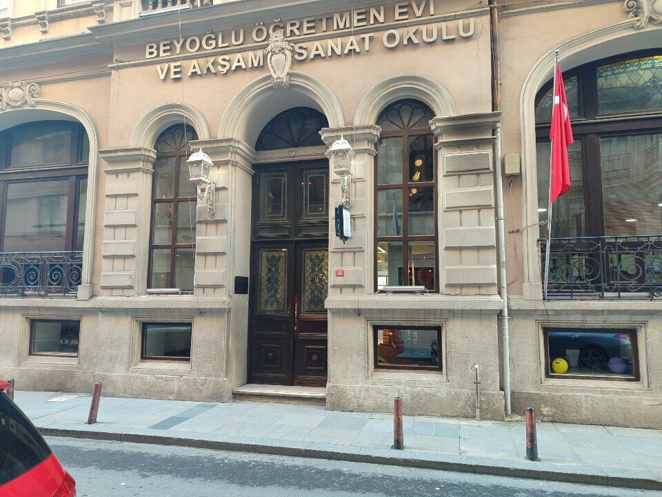 فندق Beyooglu Teacher's Hotel and Evening Art School ، اسطنبول، صورة