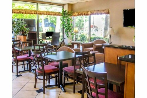 Внешний вид отеля Quality Inn Riverside near Ucr and Downtown в Риверсайде, фото 5