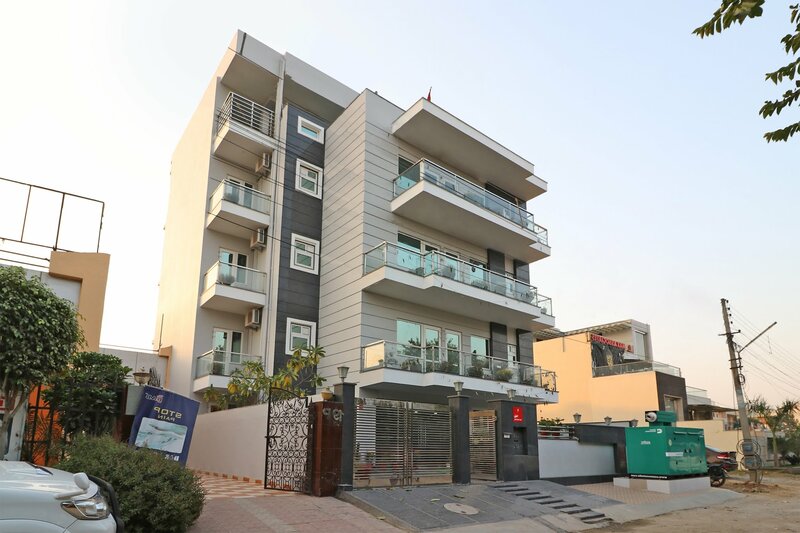 Гостиница Oyo 12419 Hotel Silver Shine