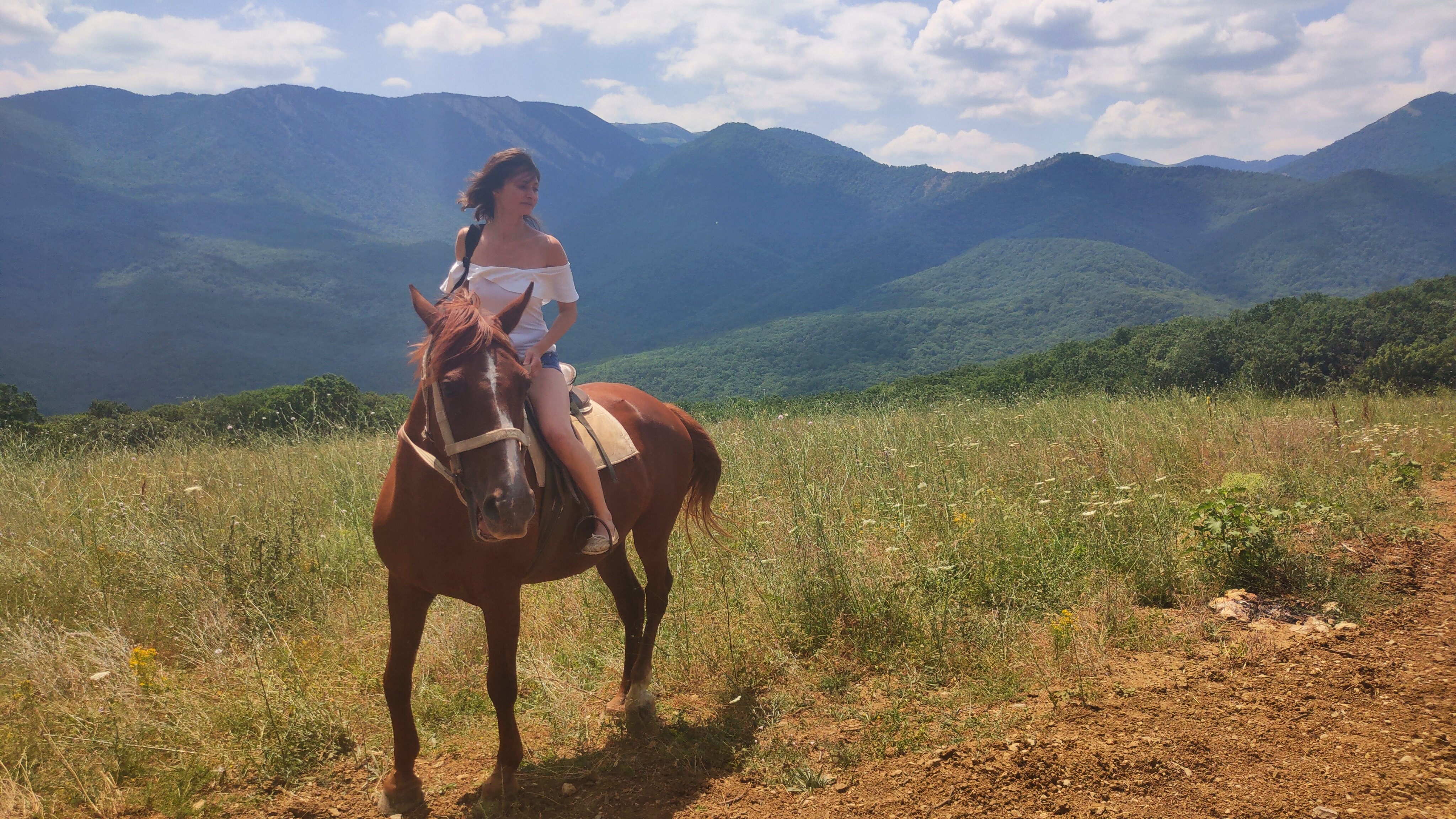 Фото Купольный домик в горах Крыма