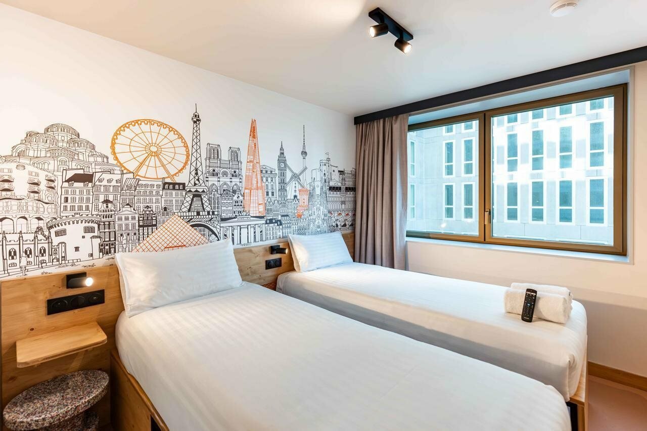 Фото EasyHotel Valencia Ciutat Vella