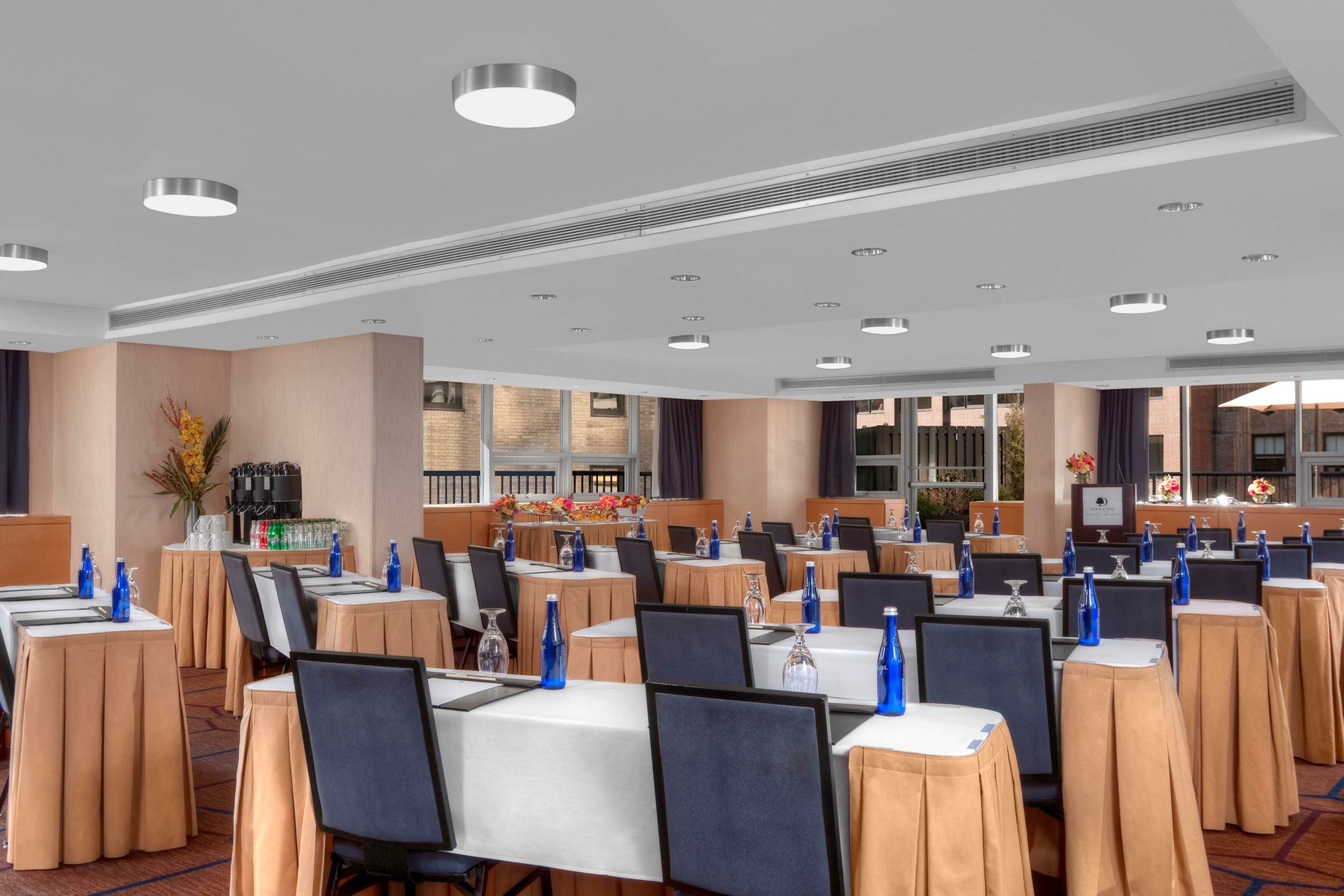 Фото Отель DoubleTree by Hilton Metropolitan - New York City
