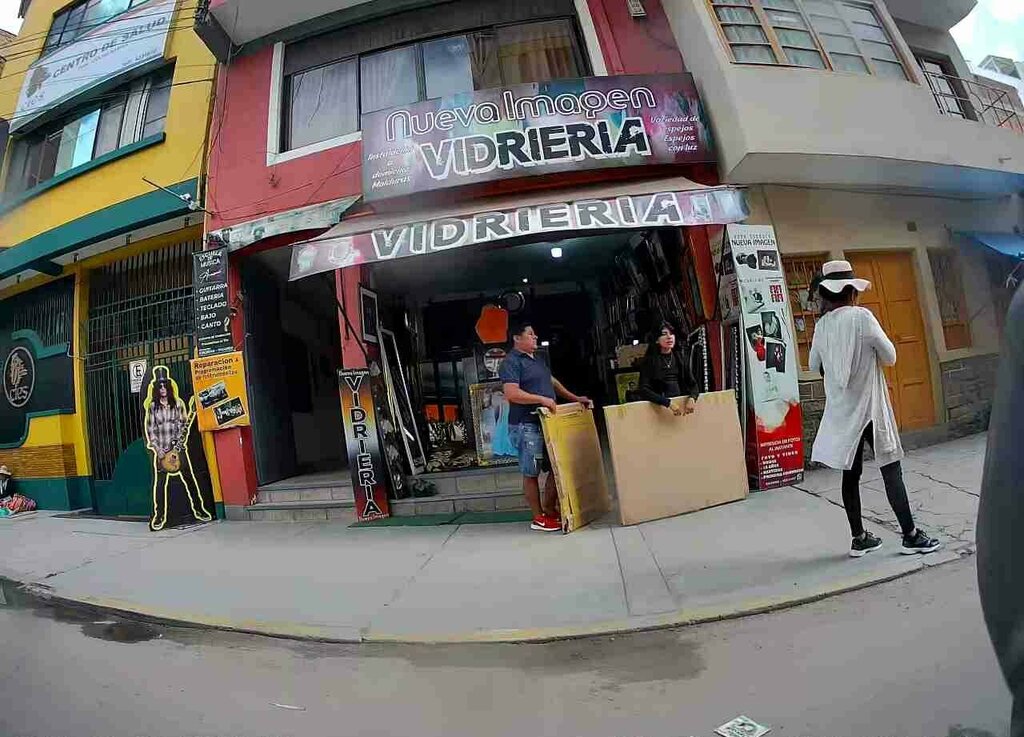 Glass workshop New Image Glasswork, Cochabamba, photo