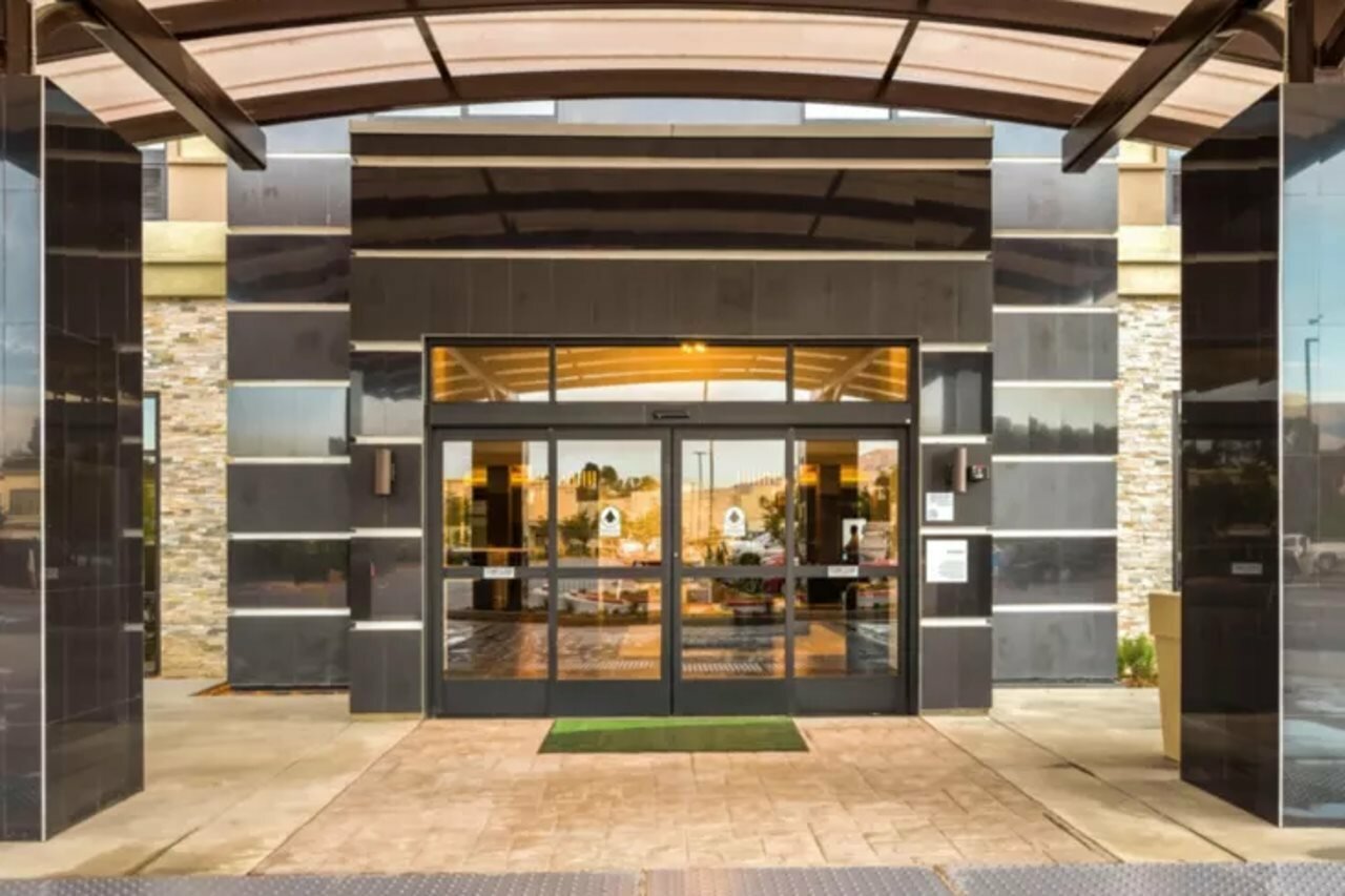 Фото Holiday Inn Hotel & Suites Silicon Valley - Milpitas, an Ihg Hotel