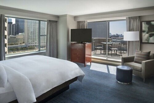 Гостиница Marriott Downtown at CF Toronto Eaton Centre в Торонто