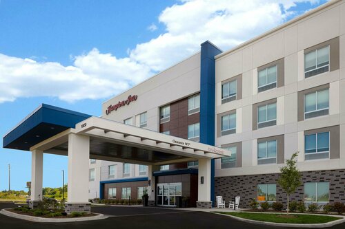 Гостиница Hampton Inn Crown Point