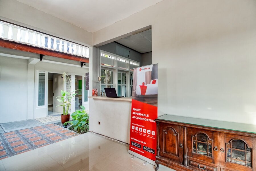 Фото RedDoorz near Malioboro Tugu Station Jogja 2