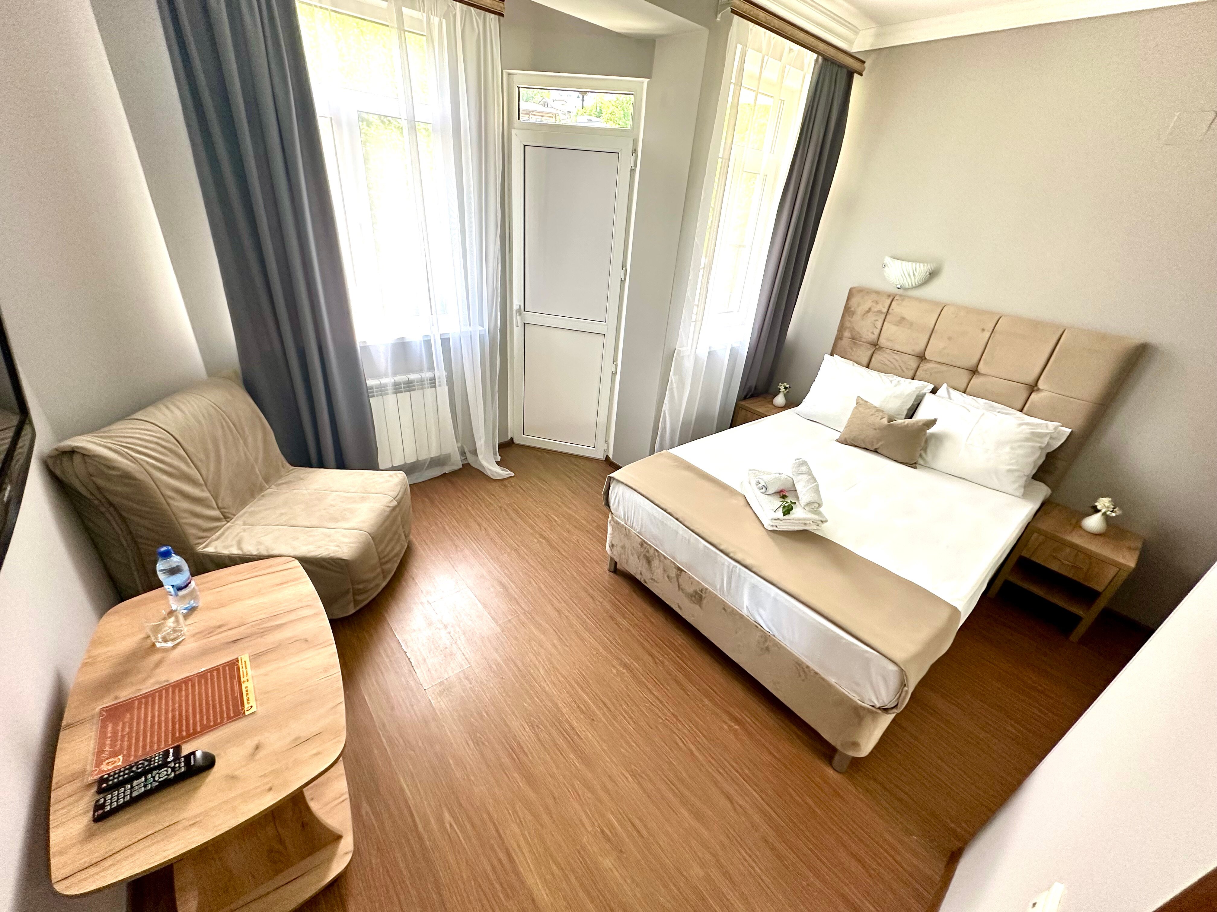 Фото отеля 2