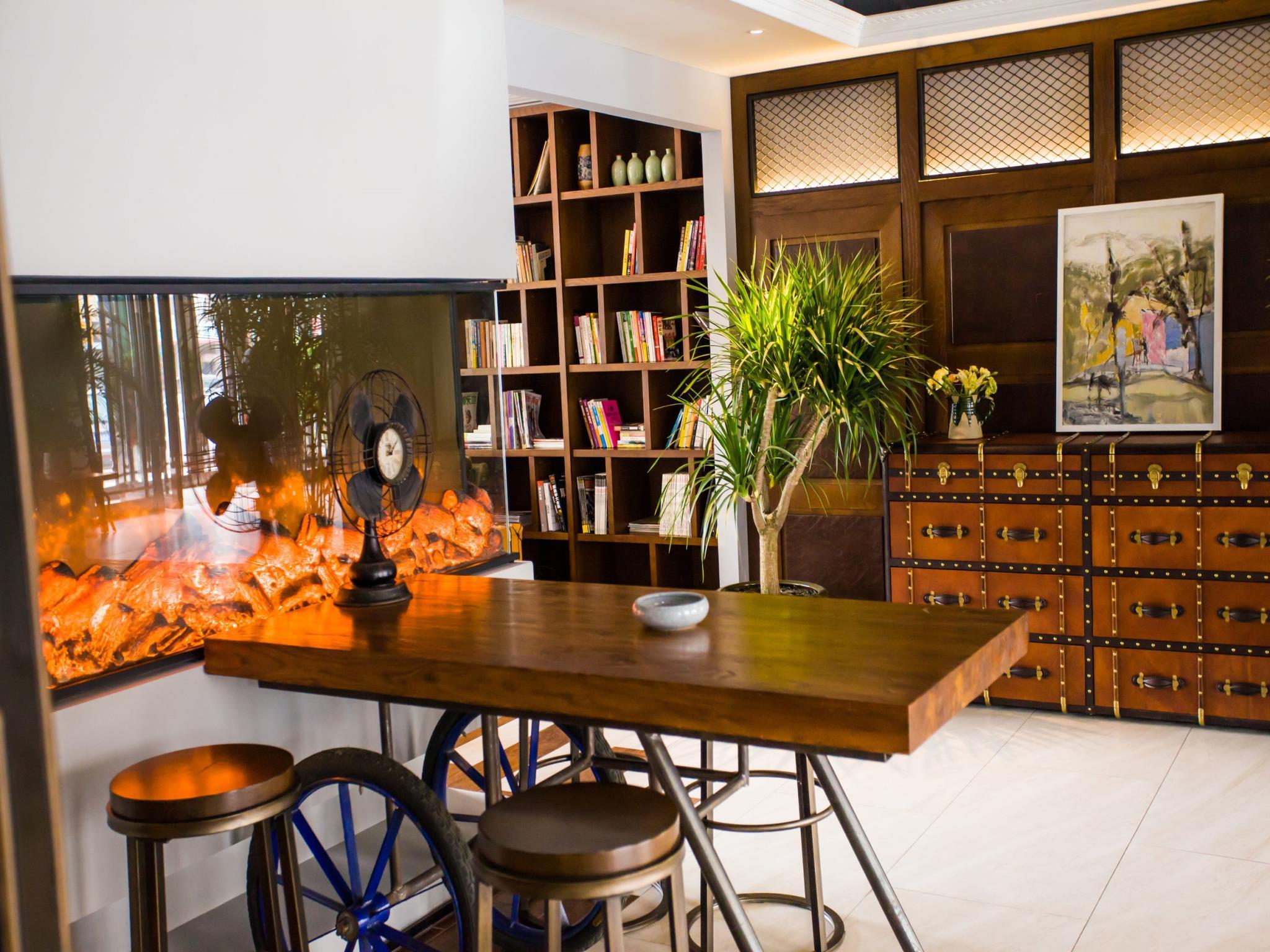 Фото Qingdao James Joyce Hotel