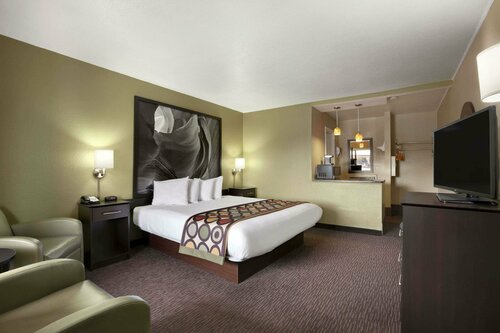 Гостиница Super 8 by Wyndham Conference Center NAU/Downtown во Флагстаффе