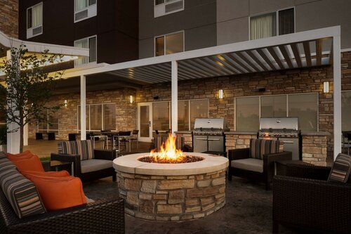 Гостиница TownePlace Suites by Marriott Janesville в Джейнсвилле