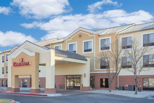 Гостиница Comfort Suites Denver International Airport