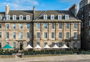 Гостиница Courtyard by Marriott Edinburgh в Эдинбурге