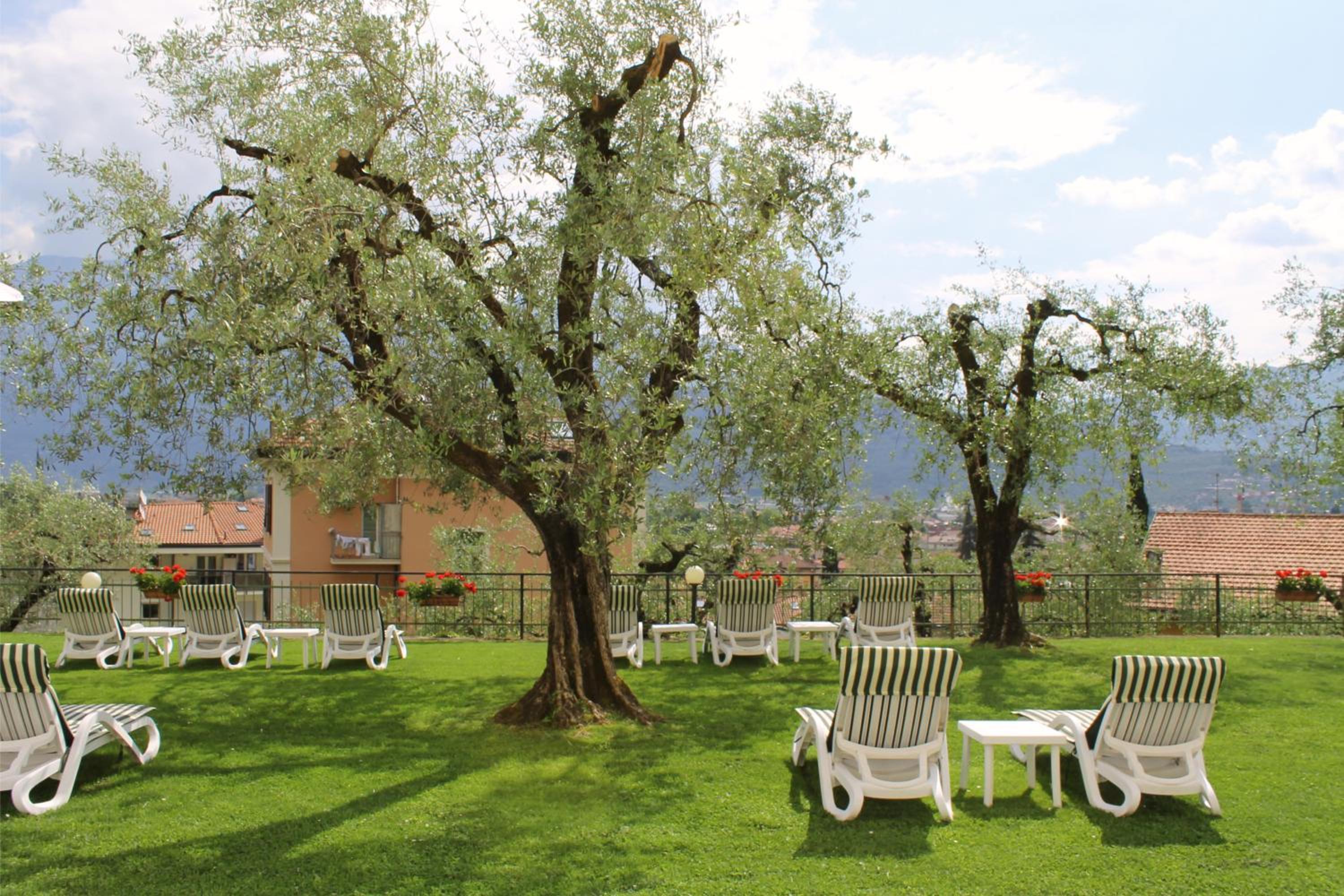 Фото Aparthotel Englovacanze