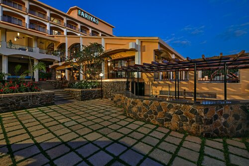 Гостиница Fariyas Resort Lonavala в Лонавала