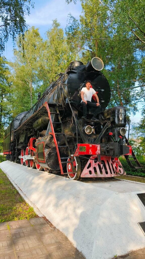 Monument to technology Паровоз, Bryansk Oblast, photo