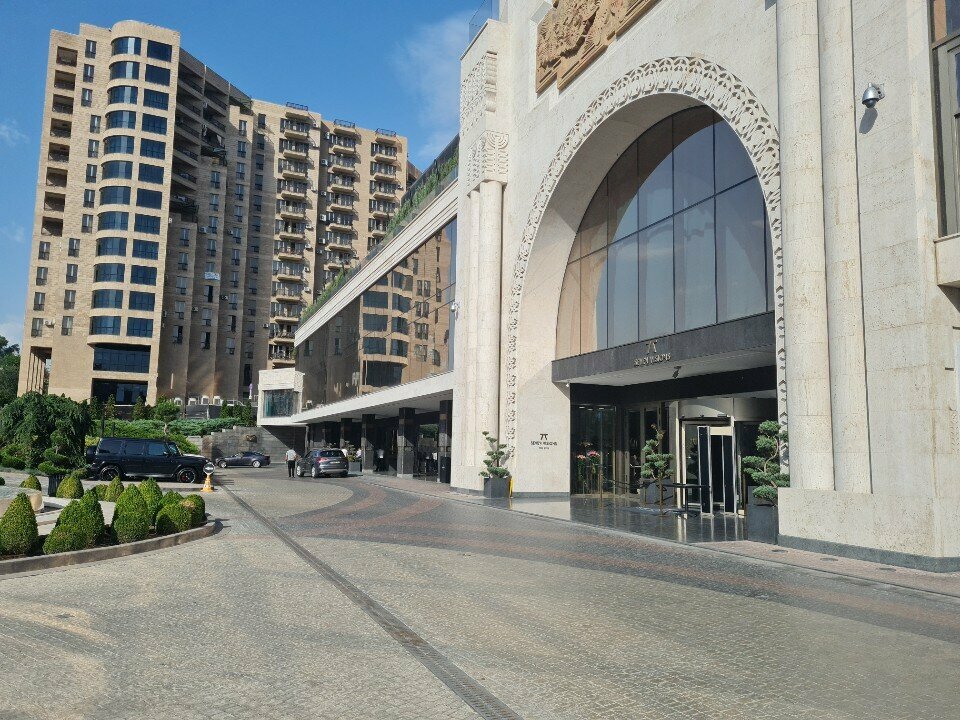 Jewelry store PeterBenjamin&Co, Yerevan, photo