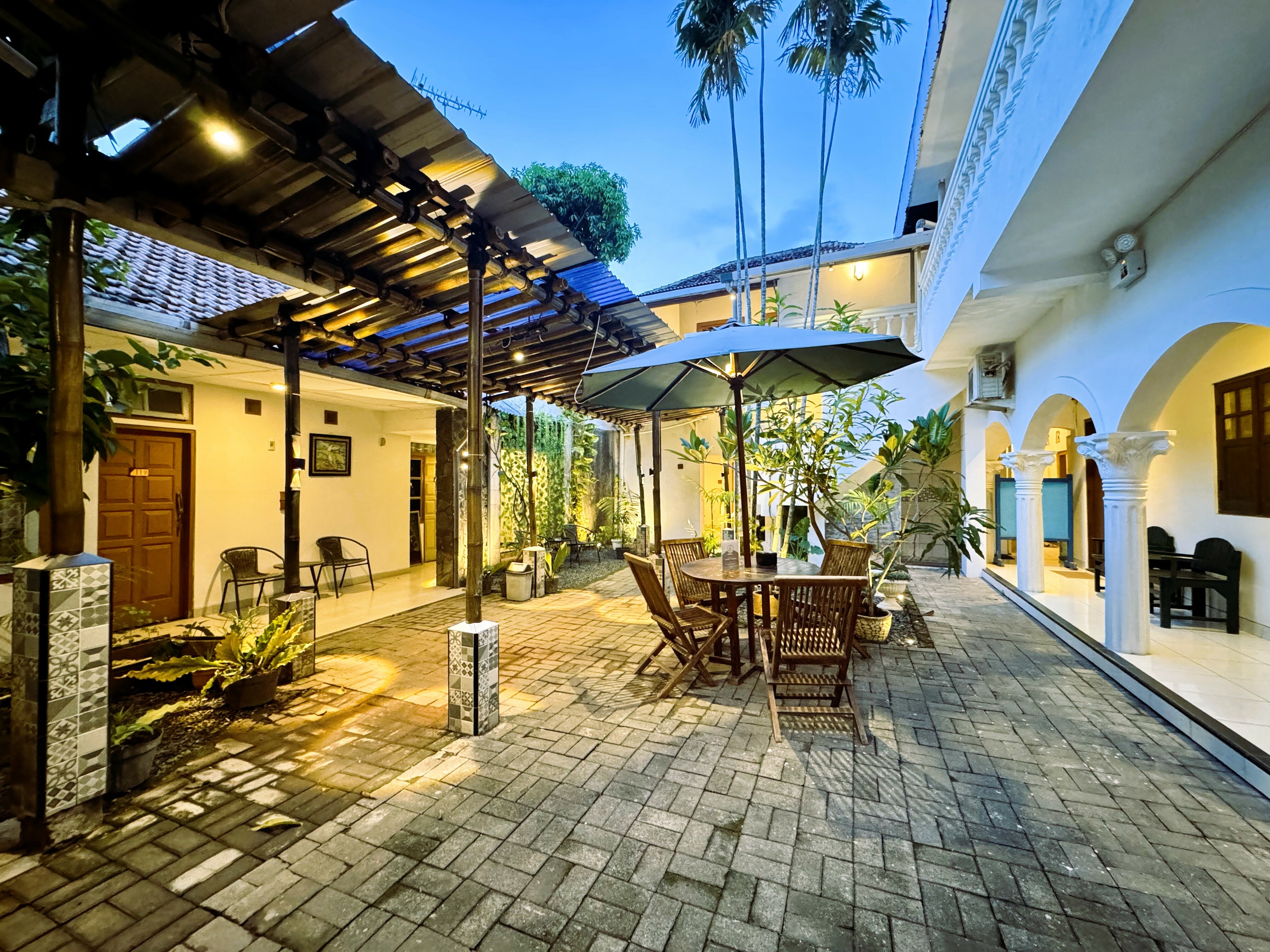 Фото отеля 1