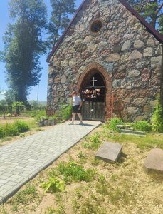 Часовня-усыпальница Забелло (Magiliowskaja voblasc, Babrujski rajon, Sychkovskiy selsovet, vioska Iziumava, Izyumovskoye kladbishche), iglesia ortodoxa