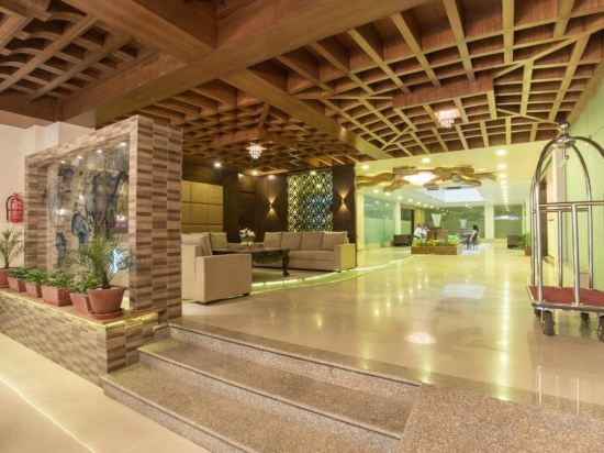 Фото Yatri Suites & SPA