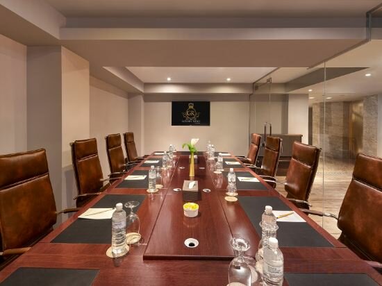 Фото The Golden Ridge Hotel