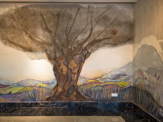 Фото Olive Tree Hotel