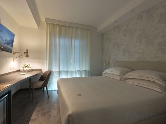 Фото Ghibli Hotel