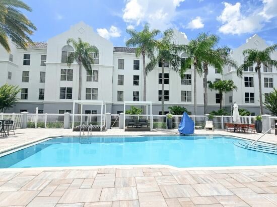 Фото Surestay Plus by Best Western Orlando Lake Buena Vista