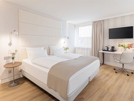 Фото The niu Square