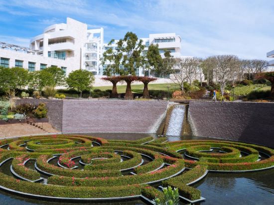 Фото The Beverly Hilton