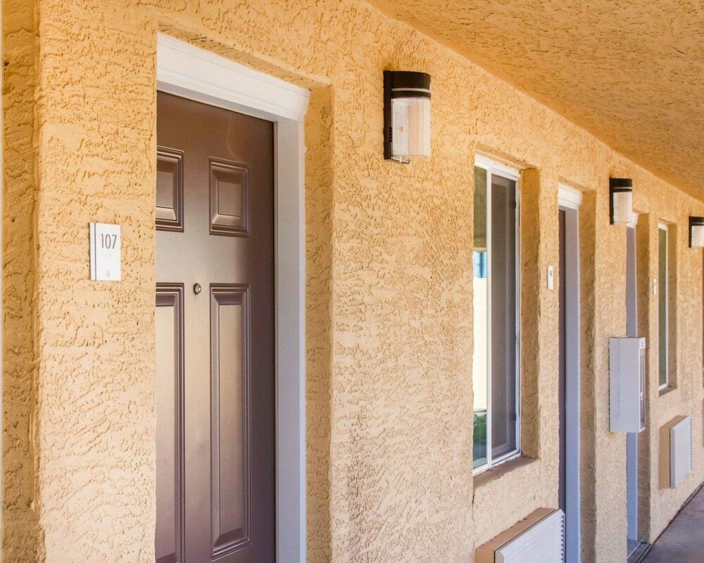 Фото Rodeway Inn Old Town Scottsdale