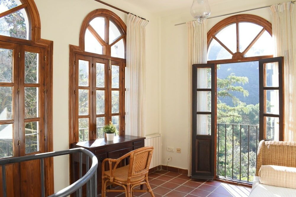 Фото Humaina Hotel