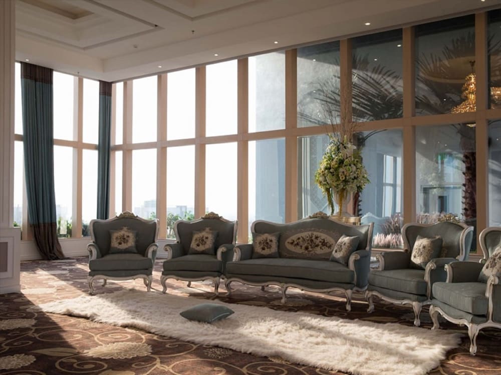 Фото The Bazaar Hotel