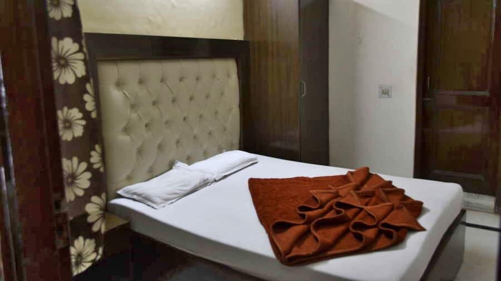 Фото Lord Krishna Hotel Dx. Inn