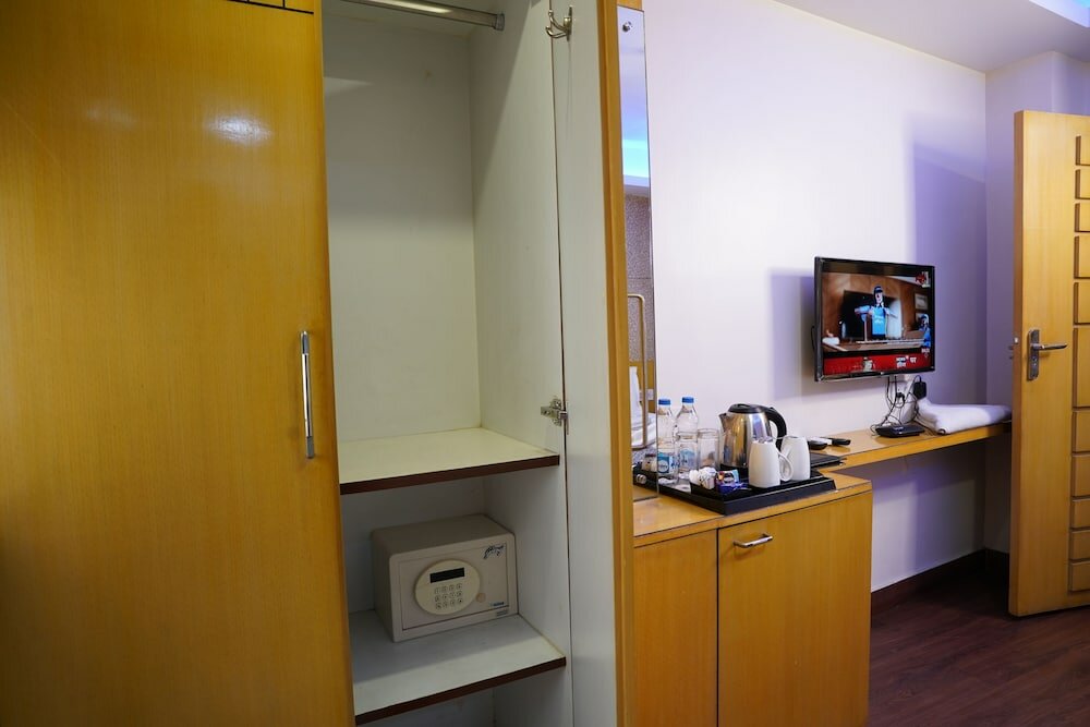 Фото Hotel Emirates