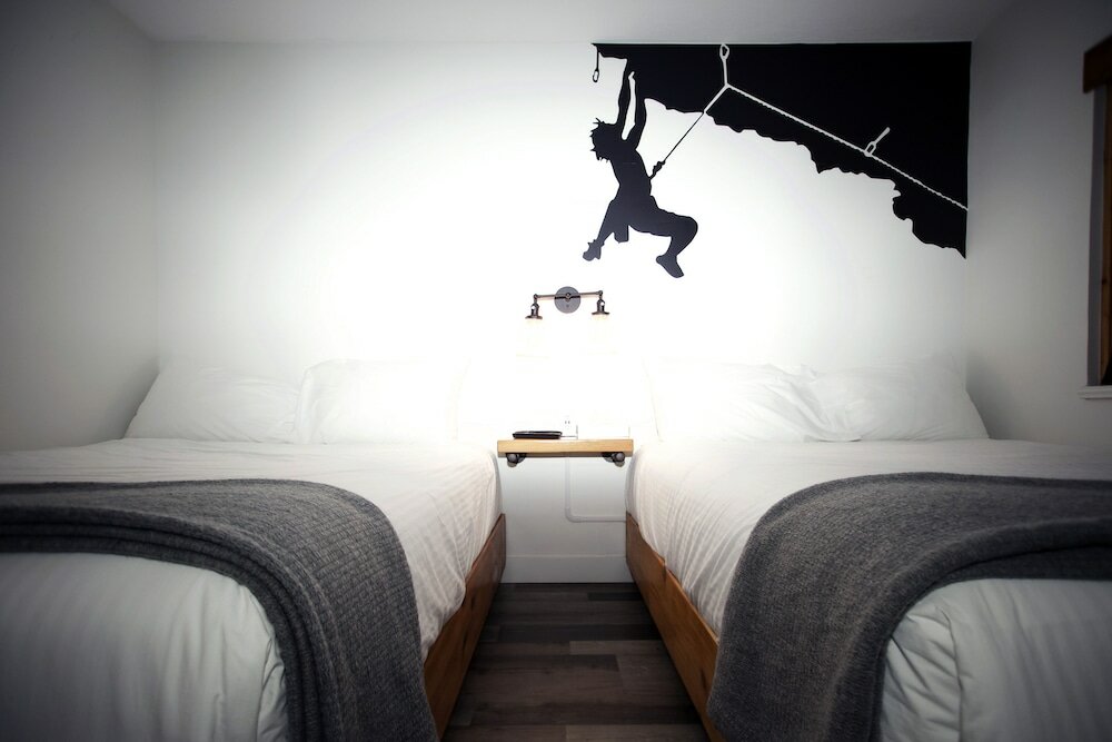 Фото Crash Hotel Squamish