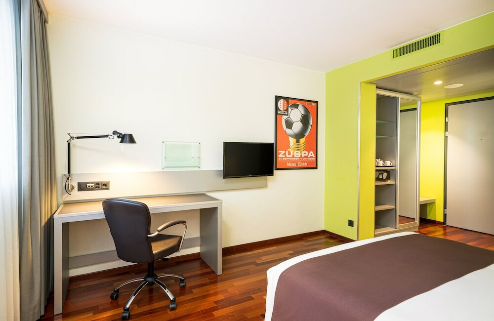 Фото Holiday Inn Zurich - Messe by Ihg