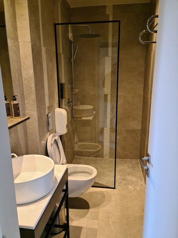 Фото Alinea Suites Limassol Center