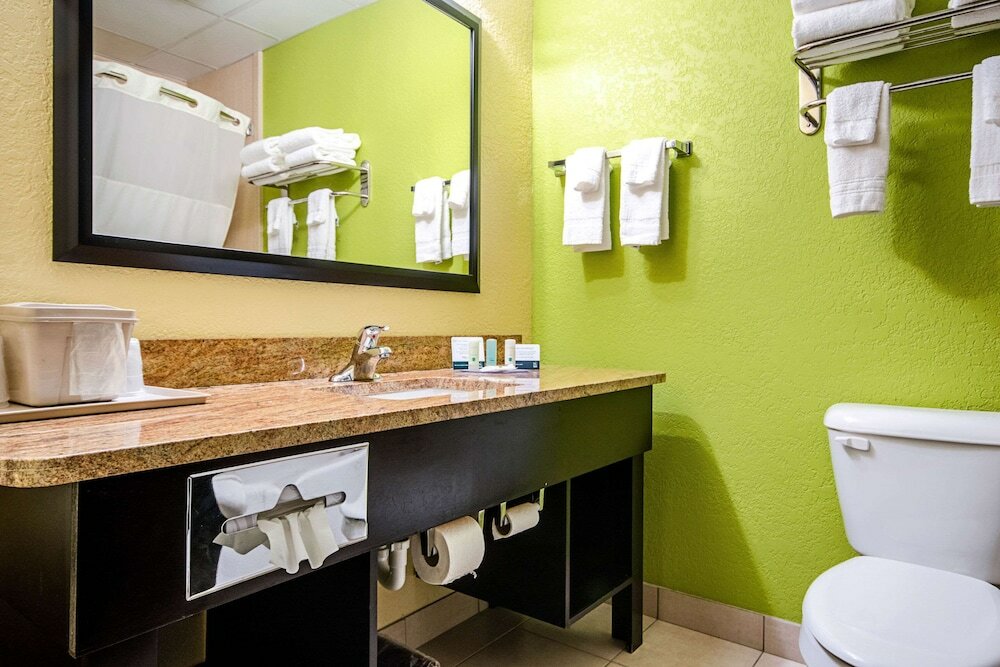 Фото Quality Inn & Suites Glenmont - Albany South